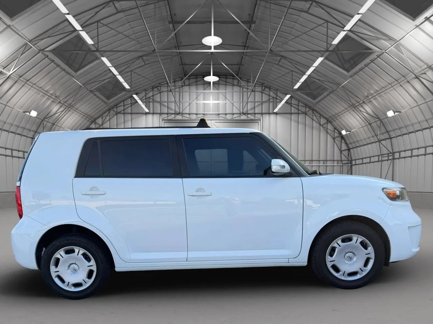 Used 2010 Scion xB FWD image 4