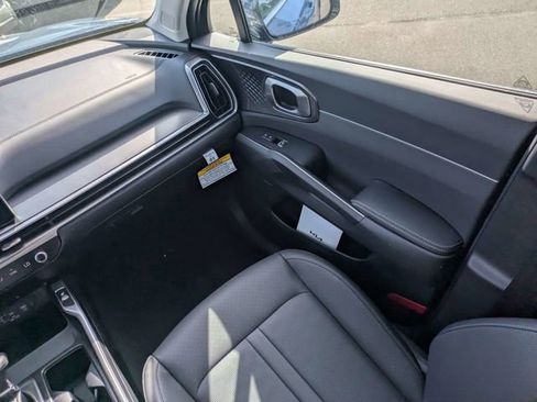 New 2025 Kia Sorento S w/ Panoramic Sunroof Package image 16