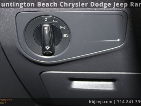 Used 2021 Volkswagen Tiguan S image 19