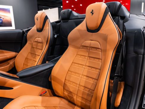 Used 2026 Ferrari Roma Spider RWD image 4