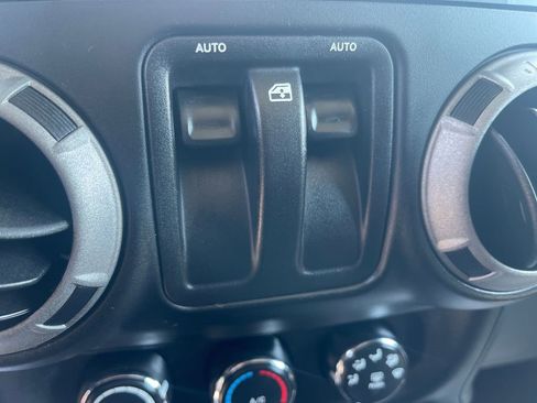 Used 2014 Jeep Wrangler Sport AWD/4WD image 15