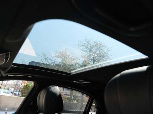 Used 2016 Mercedes-Benz S 550 4MATIC Sedan image 38