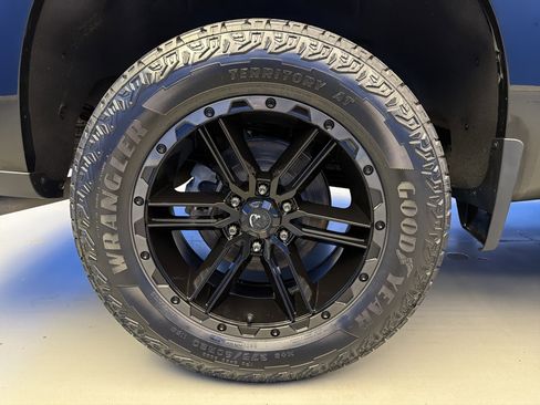 Used 2021 Chevrolet Silverado 1500 Custom RWD image 9