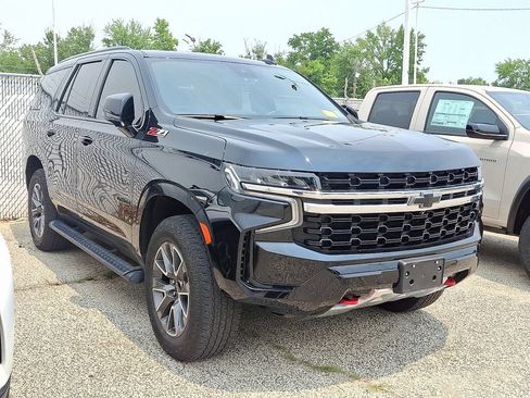 Certified 2024 Chevrolet Tahoe Z71 w/ Luxury Package AWD/4WD image 6