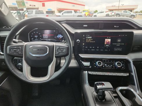 Used 2024 GMC Sierra 1500 Denali AWD/4WD image 12