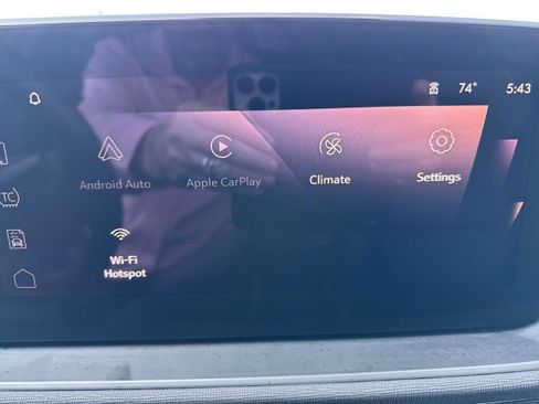 Used 2025 Buick Envista Sport Touring w/ Experience Buick Package FWD image 20