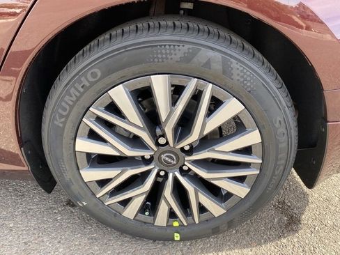 Used 2024 Nissan Altima 2.5 SV FWD image 20