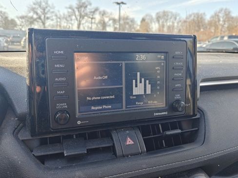 Used 2022 Toyota RAV4 LE image 13