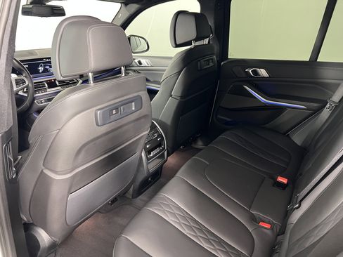 Used 2022 BMW X5 M50i w/ Dynamic Handling Package image 21