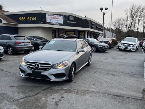 Used 2015 Mercedes-Benz E 350 4MATIC Sedan image 2