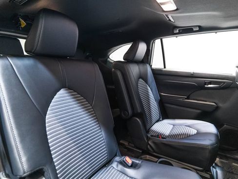 Certified 2026 Toyota Highlander XSE AWD/4WD image 36