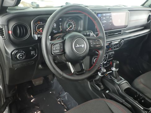 Certified 2024 Jeep Gladiator Rubicon w/ Safety Group image 11