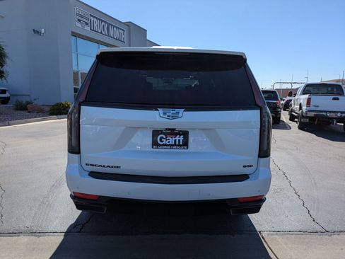 Used 2022 Cadillac Escalade ESV Sport w/ Touring Package AWD/4WD image 5