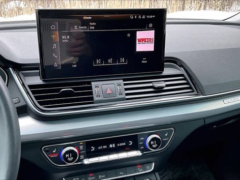 Used 2024 Audi Q5 2.0T Premium image 7