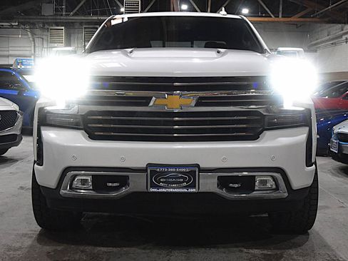 Used 2022 Chevrolet Silverado 1500 High Country AWD/4WD image 2