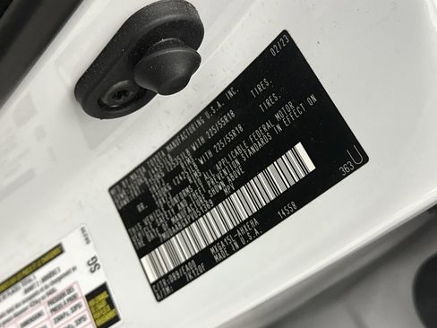 Used 2023 Toyota Corolla Cross XLE image 11