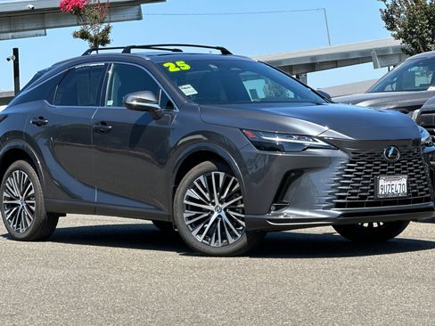 Used 2025 Lexus RX 350 w/ Convenience Package AWD/4WD image 2