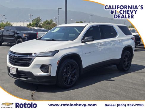 Used 2022 Chevrolet Traverse LS image 3