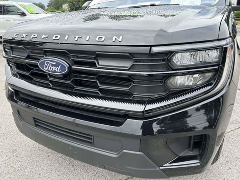 Used 2025 Ford Expedition Max Active RWD image 10