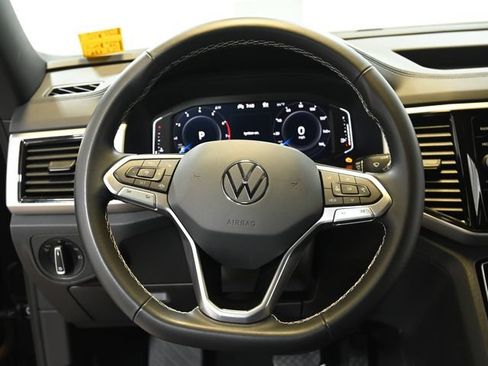 Used 2023 Volkswagen Atlas Cross Sport SE w/ Black Wheel Package AWD/4WD image 3