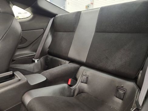 Used 2023 Toyota GR86 Premium RWD image 10