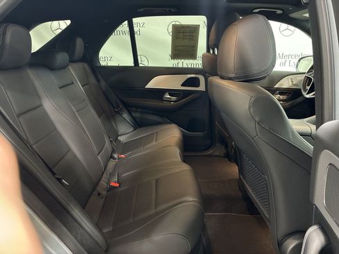 Used 2025 Mercedes-Benz GLE 450 4MATIC w/ AMG Line Exterior image 30
