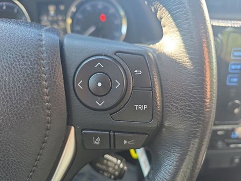 Used 2018 Toyota Corolla L image 22