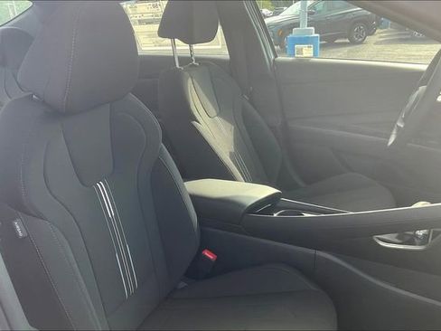 New 2025 Hyundai Elantra SEL image 32