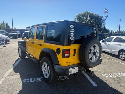 Used 2021 Jeep Wrangler Unlimited Sport AWD/4WD image 3