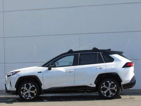 Certified 2024 Toyota RAV4 XSE w/ Weather Package AWD/4WD image 4