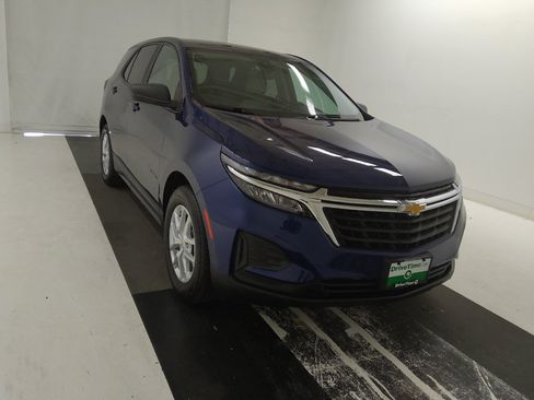 Used 2022 Chevrolet Equinox LS FWD image 13