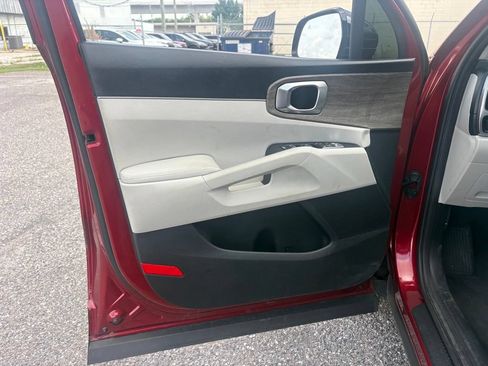 Used 2022 Kia Sorento EX w/ Panoramic Sunroof Package FWD image 10