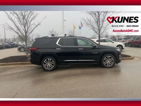 Used 2022 Chevrolet Traverse High Country w/ LPO, 'HIT The Road' Package image 6