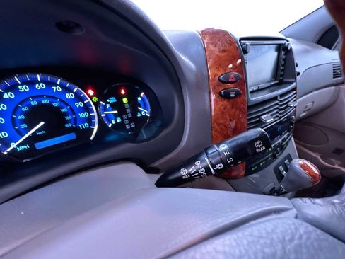 Used 2008 Toyota Sienna XLE Limited image 19