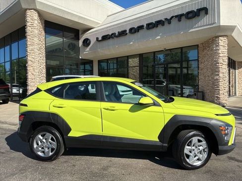 Used 2024 Hyundai Kona SE AWD/4WD image 2