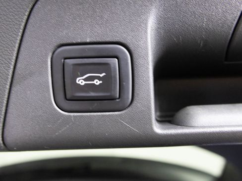 Used 2022 Buick Envision Essence w/ Safety Package image 35