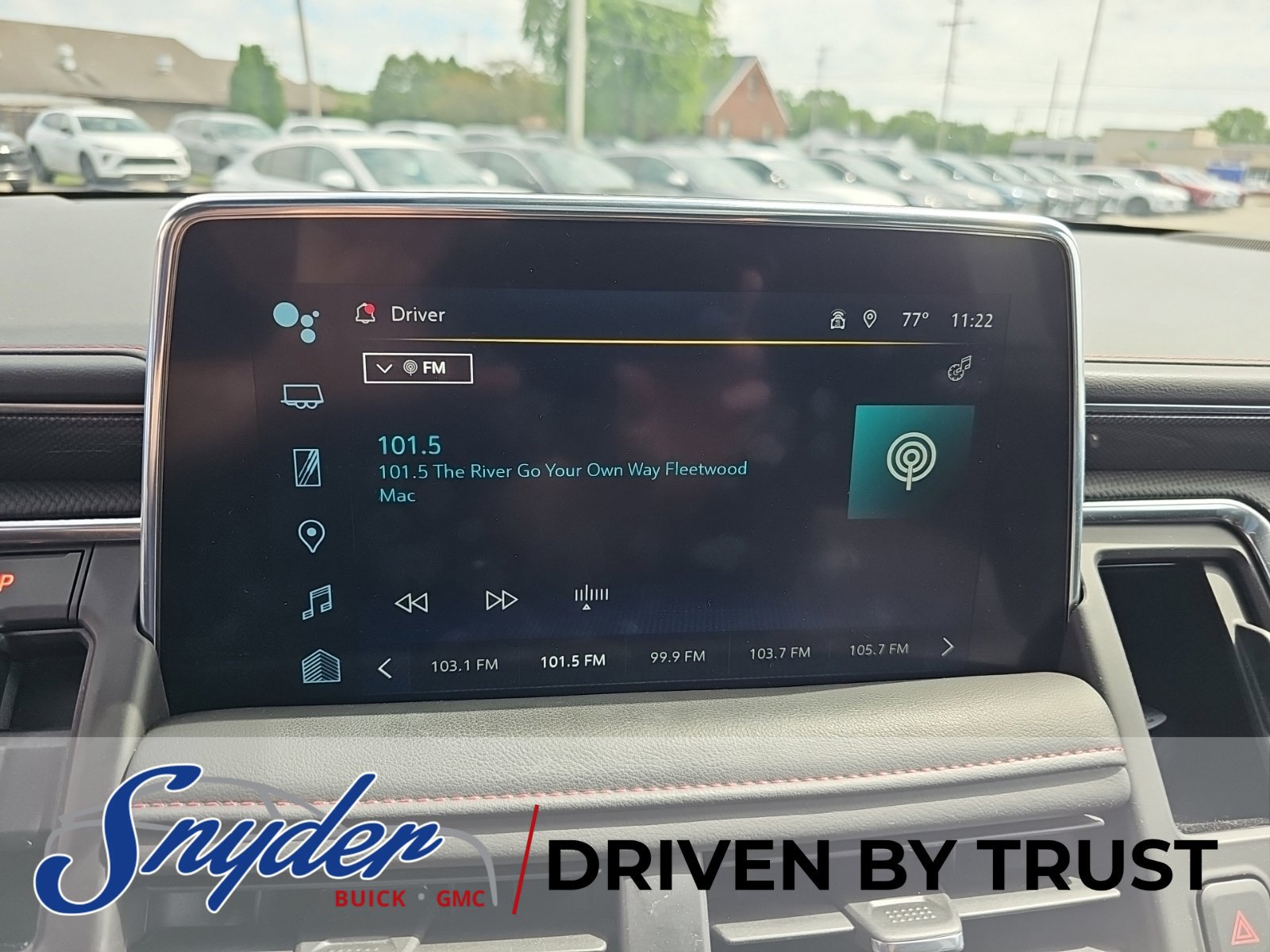 Used 2024 Chevrolet Tahoe RST w/ Luxury Package AWD/4WD image 18