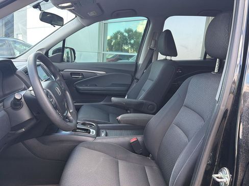 Used 2017 Honda Ridgeline Sport image 9