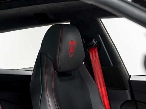 Used 2023 Lamborghini Urus S image 38