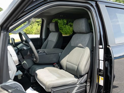 Used 2023 Ford F150 XLT AWD/4WD image 15