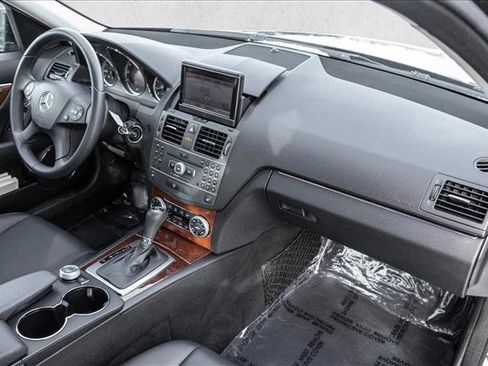 Used 2011 Mercedes-Benz C 300 4MATIC Sedan image 24