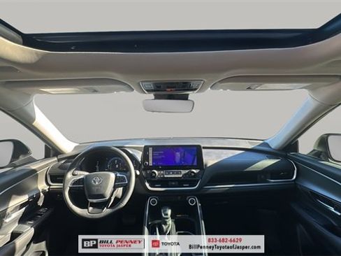 Used 2024 Toyota Grand Highlander XLE image 10