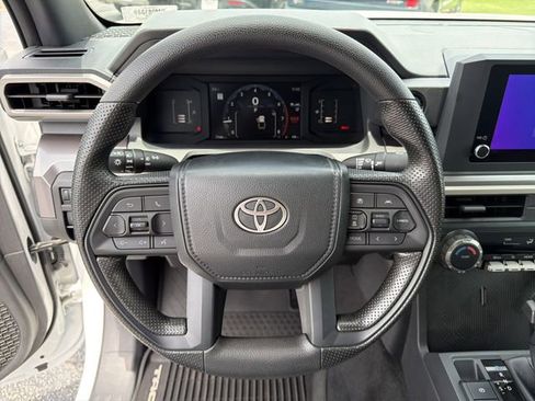 Certified 2024 Toyota Tacoma SR5 AWD/4WD image 11