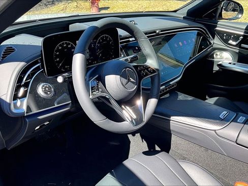 New 2026 Mercedes-Benz E 350 4MATIC Sedan image 6