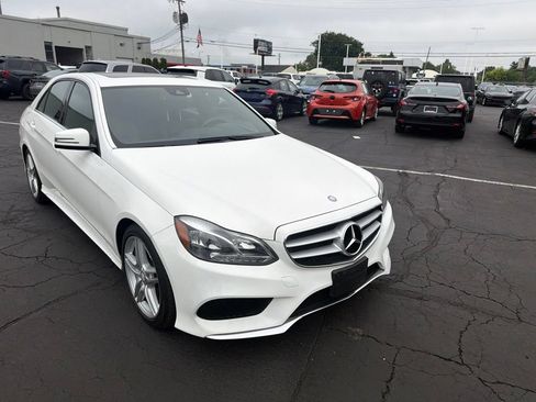 Used 2014 Mercedes-Benz E 350 4MATIC Sedan image 4
