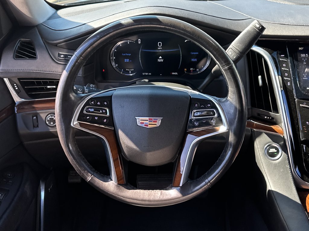 Used 2020 Cadillac Escalade ESV Luxury RWD image 18