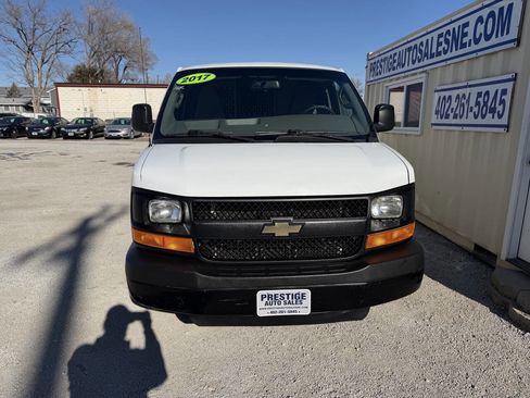 Used 2017 Chevrolet Express 3500 image 2