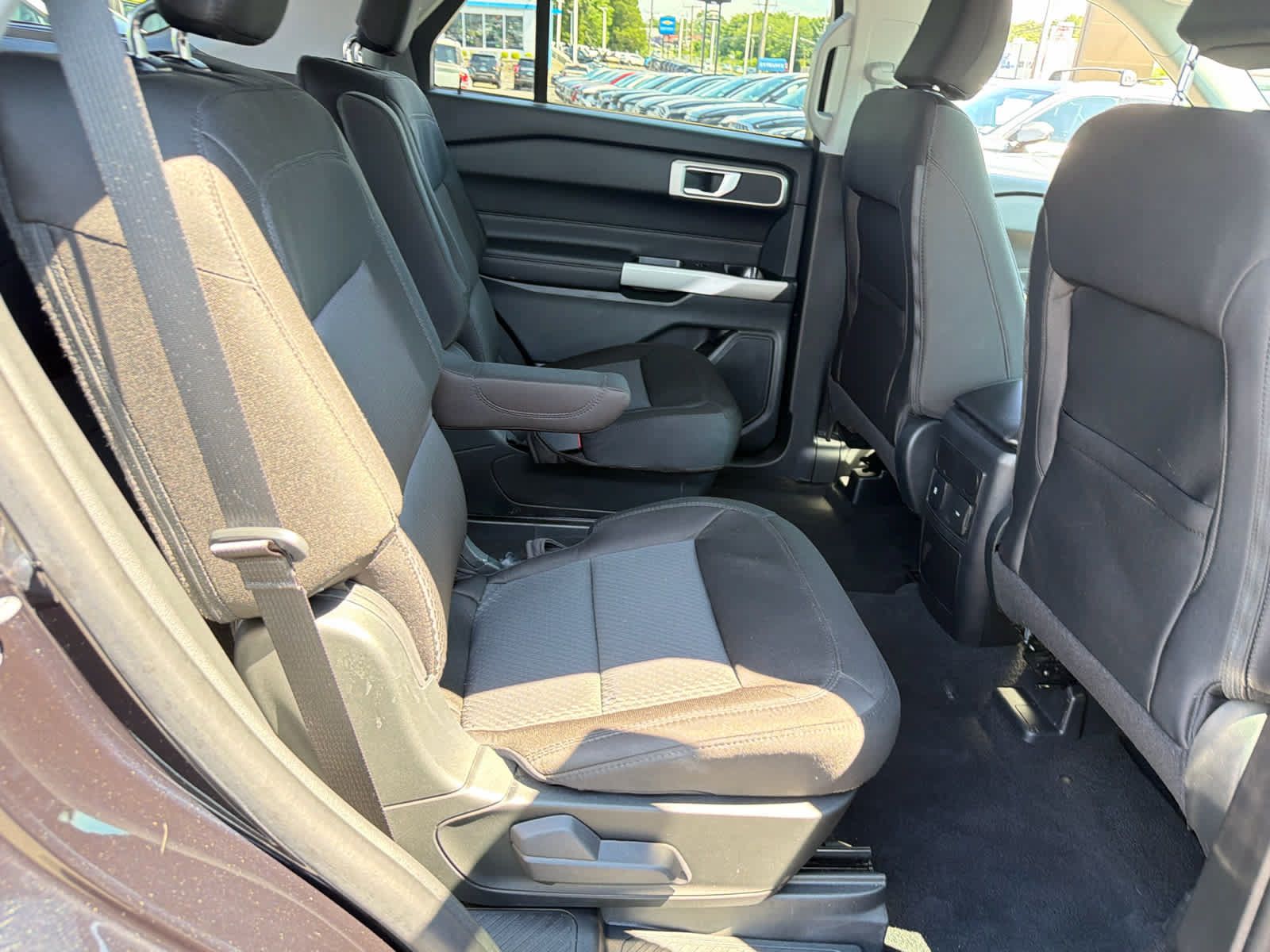 Used 2023 Ford Explorer XLT AWD/4WD image 23