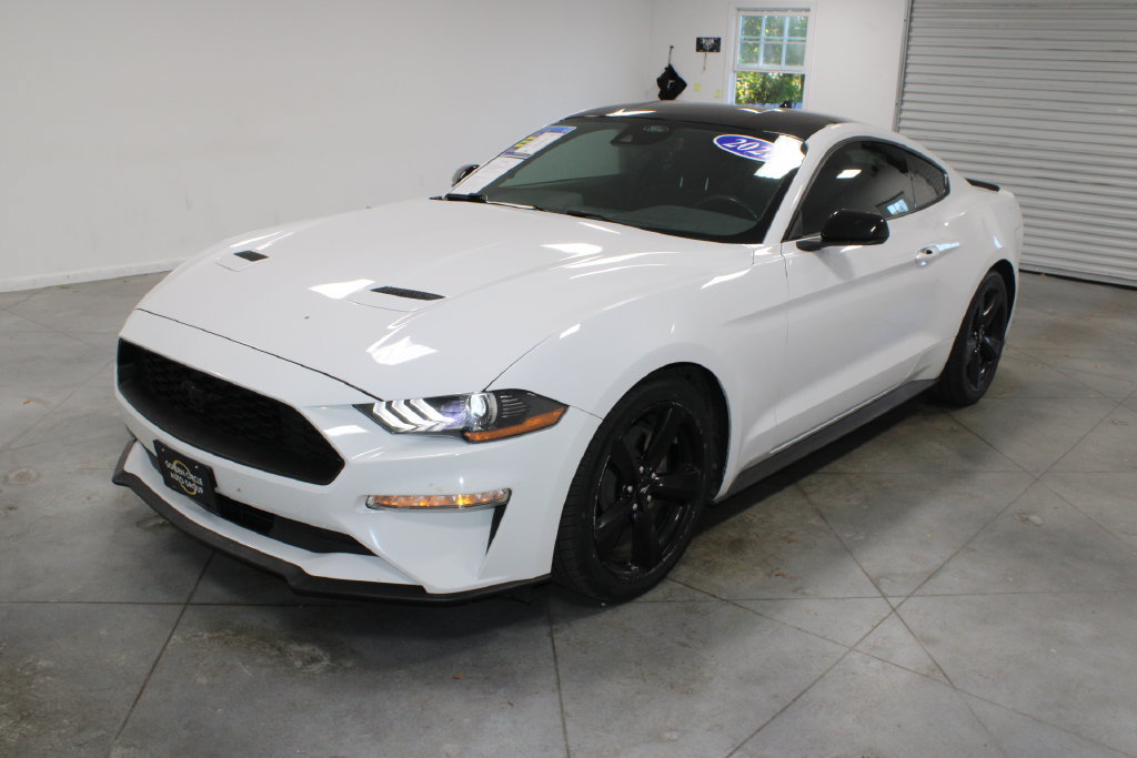 Certified 2021 Ford Mustang Coupe w/ Black Accent Package RWD image 5