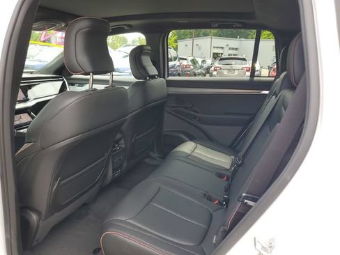 Used 2024 Jeep Wagoneer Launch Edition AWD/4WD image 14